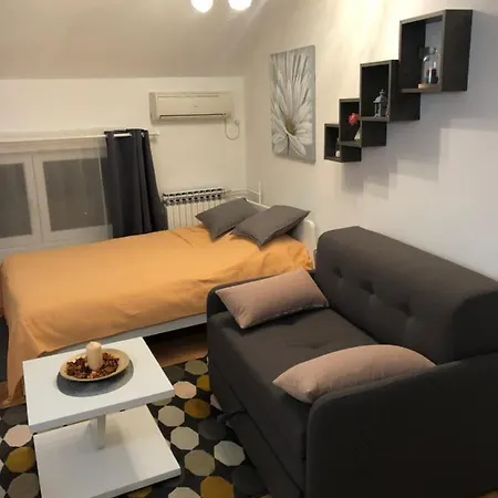 Ana Apartment *